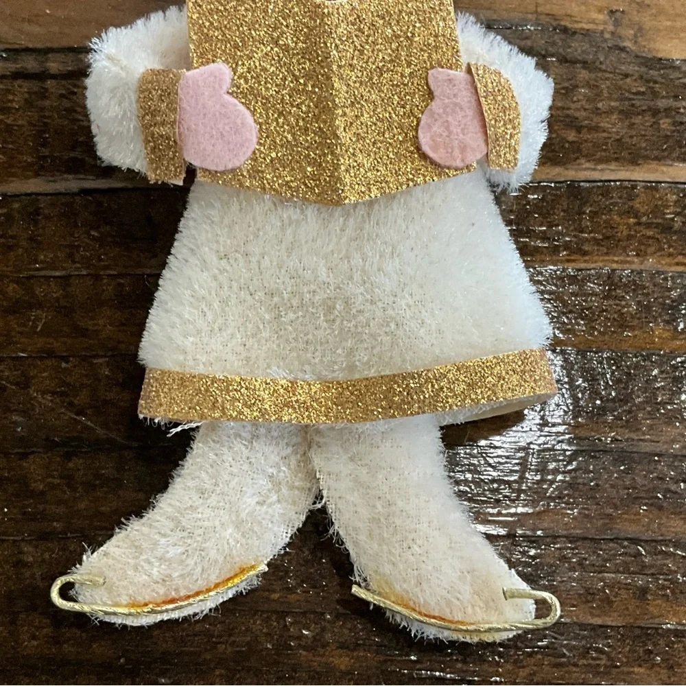 Unique Vintage this cute